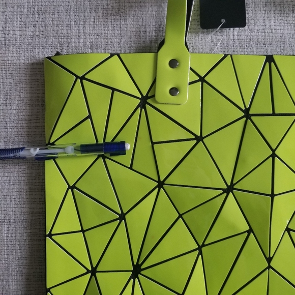 Lucky 7 Geo Bag Lime Green - Picture 14 of 16